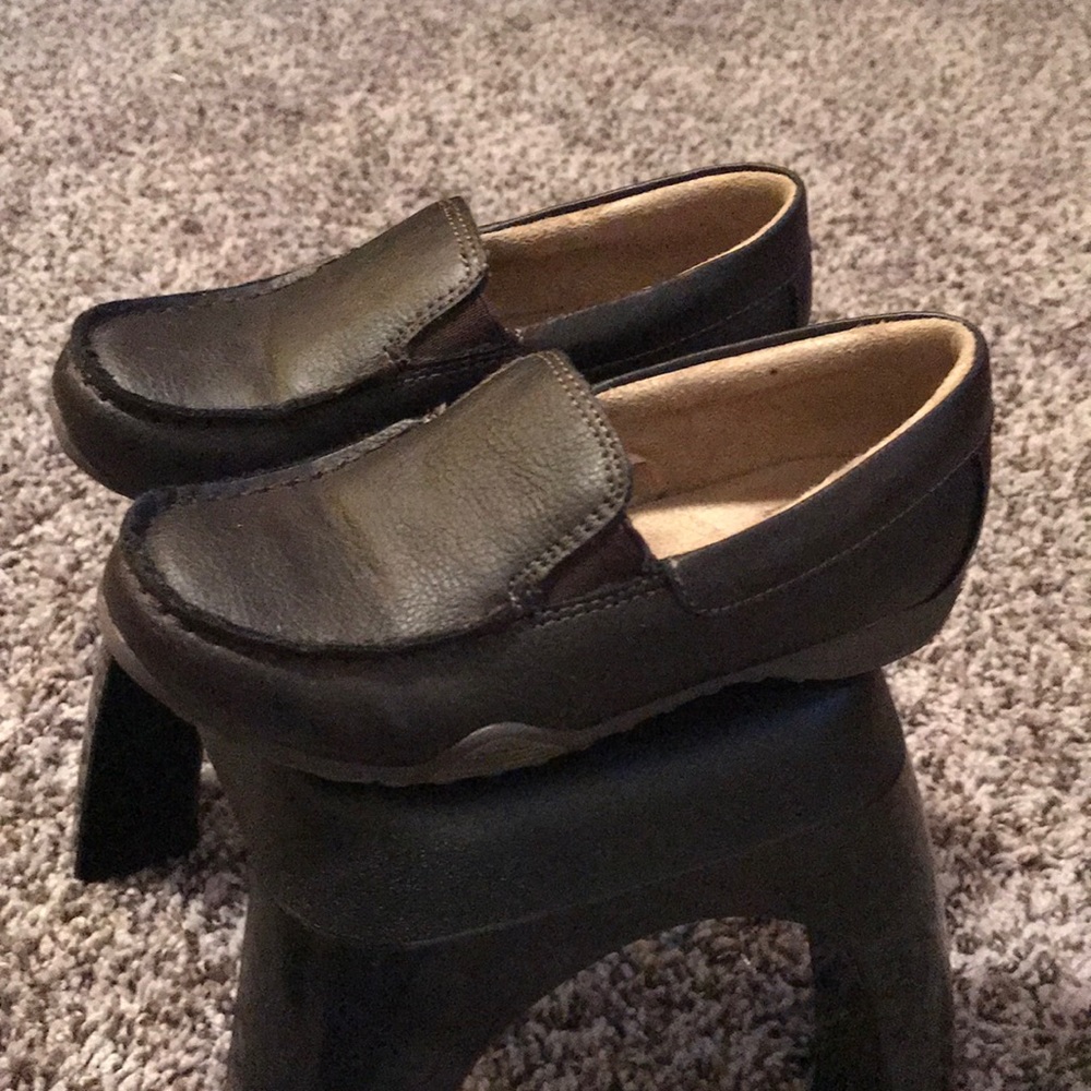 Children’s Place Boys size 12 dress shoes